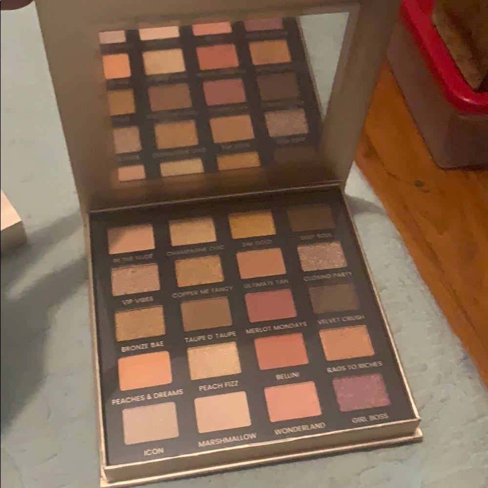 Iconic London Day to Slay Palette